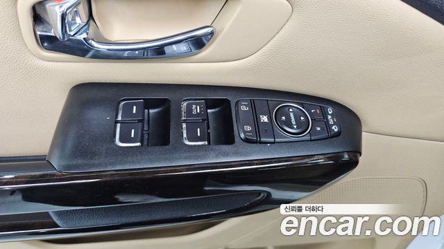 Kia Canival 2019 — photo 16