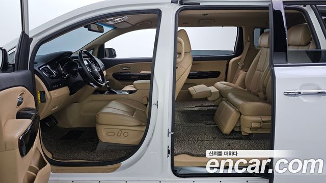 Kia Canival 2019 — photo 18
