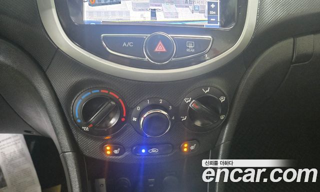 Hyundai Accent 2015 — photo 13