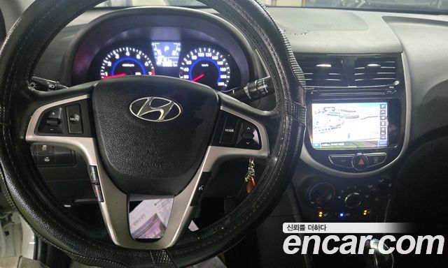Hyundai Accent 2015 — photo 15