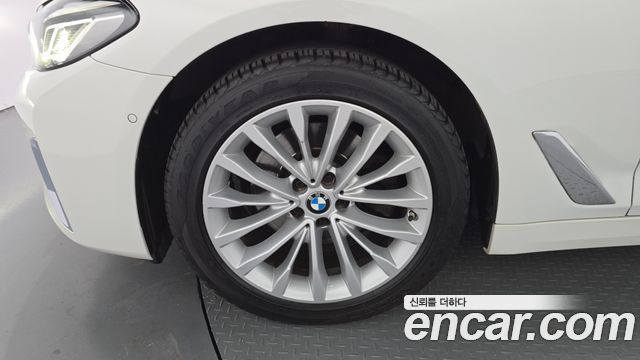 BMW 5-Series 2021 — photo 5