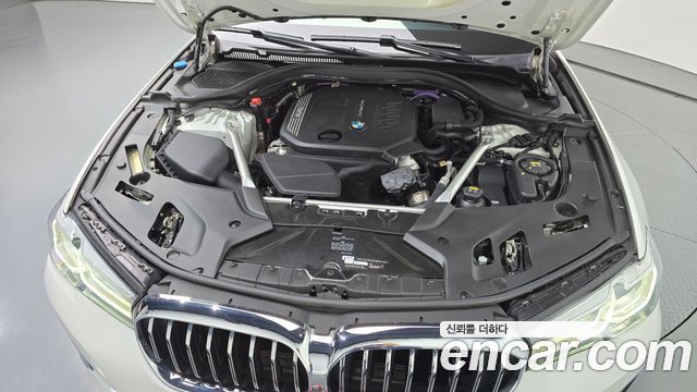 BMW 5-Series 2021 — photo 6