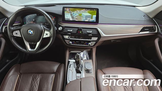 BMW 5-Series 2021 — photo 10