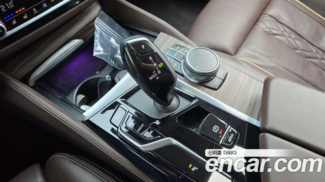 BMW 5-Series 2021 — photo 12