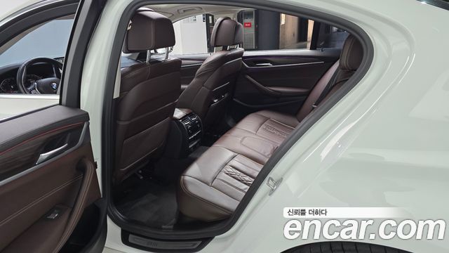 BMW 5-Series 2021 — photo 17