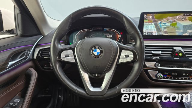 BMW 5-Series 2021 — photo 19