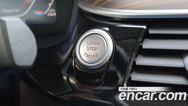 BMW 5-Series 2021 — photo 25