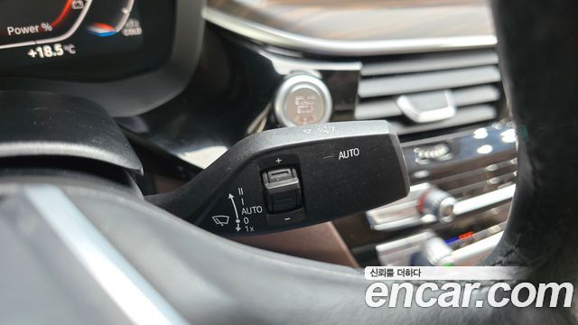 BMW 5-Series 2021 — photo 26