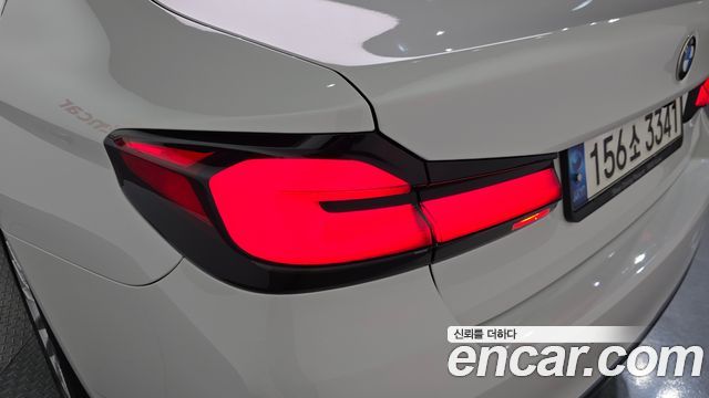 BMW 5-Series 2021 — photo 9