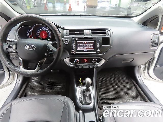 Kia pride 2012 — photo 7