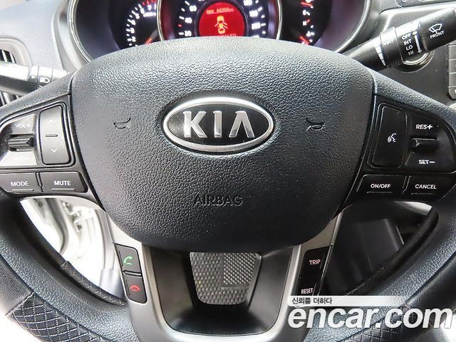 Kia pride 2012 — photo 16