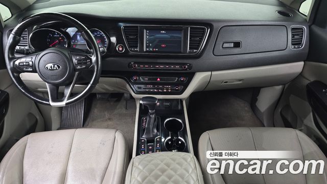 Kia Canival 2019 — photo 7