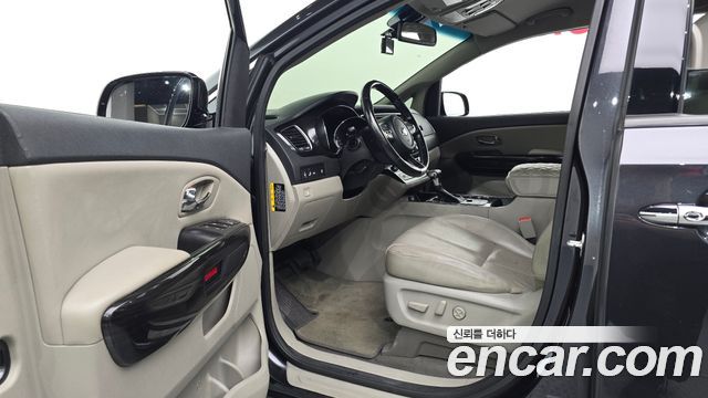 Kia Canival 2019 — photo 10