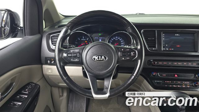Kia Canival 2019 — photo 13