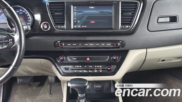Kia Canival 2019 — photo 14