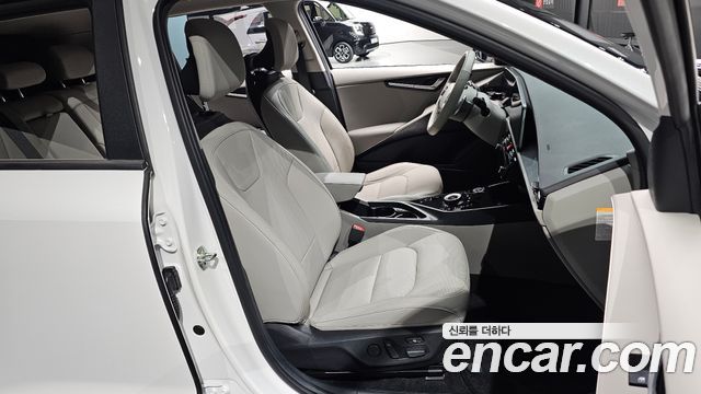 Kia Niro 2024 — photo 16
