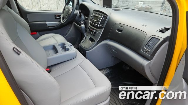 Hyundai Starex 2019 — photo 10
