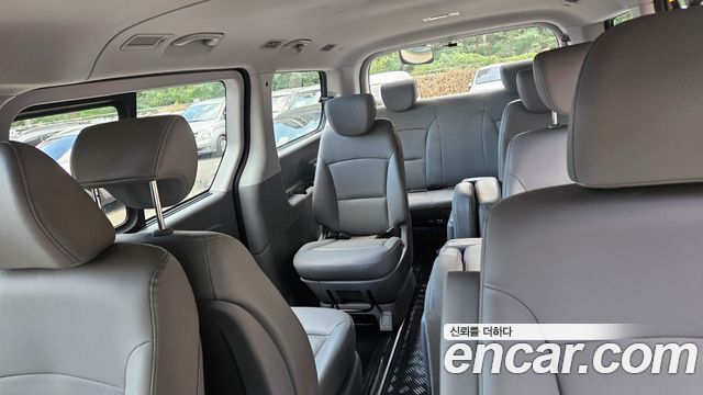 Hyundai Starex 2019 — photo 15