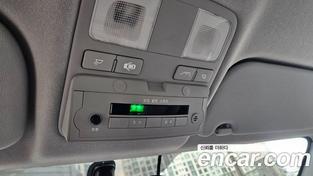 Hyundai Starex 2019 — photo 16