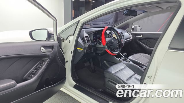 Kia K3 2018 — photo 10