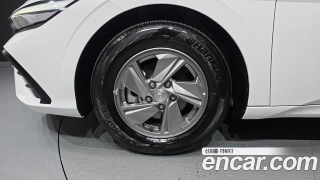 Hyundai AVANTE 2025 — photo 5