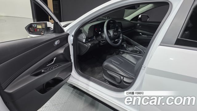 Hyundai AVANTE 2025 — photo 13