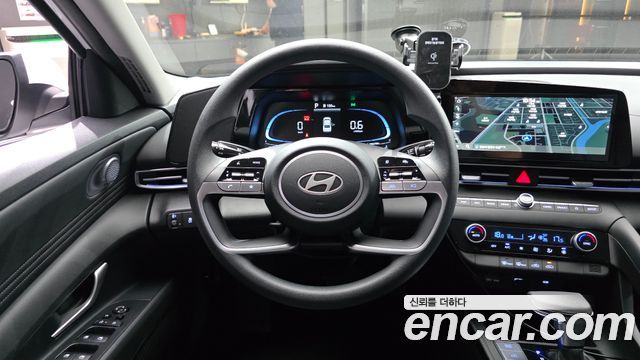 Hyundai AVANTE 2025 — photo 18