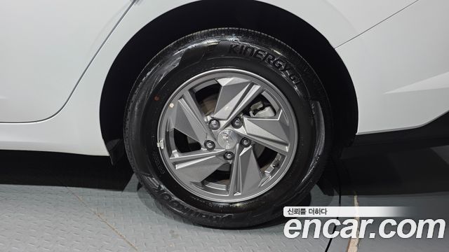 Hyundai AVANTE 2025 — photo 7