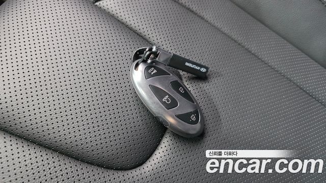 Hyundai AVANTE 2025 — photo 31