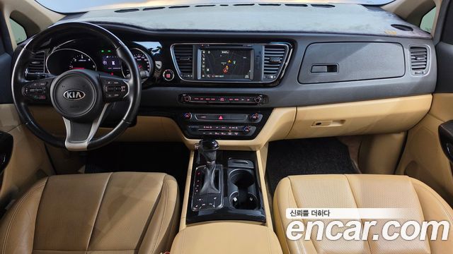 Kia Canival 2016 — photo 10