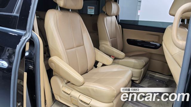 Kia Canival 2016 — photo 17