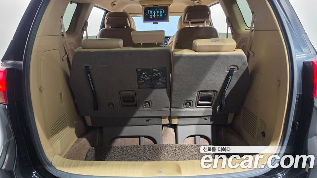 Kia Canival 2016 — photo 25