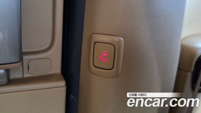 Kia Canival 2016 — photo 31