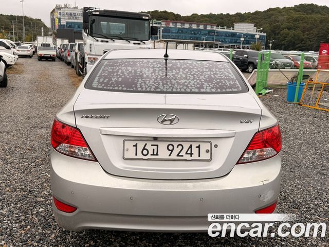Hyundai Accent 2012 — photo 3