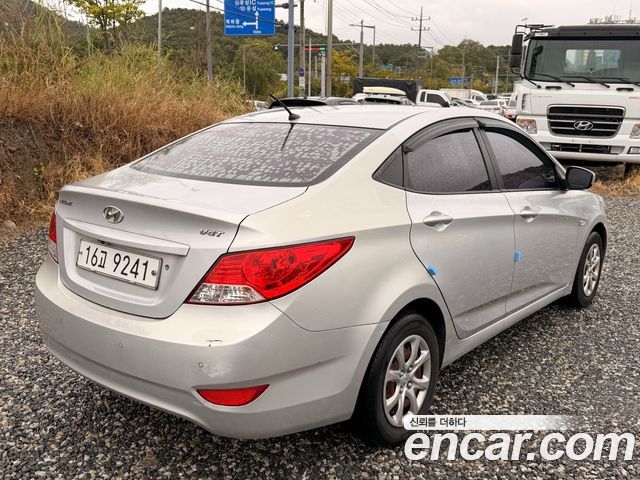Hyundai Accent 2012 — photo 4
