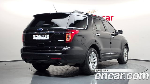 Ford Explorer 2013 — photo 2