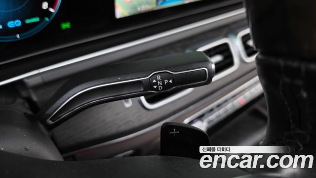 Mercedes-Benz GLS-Class 2020 — photo 12