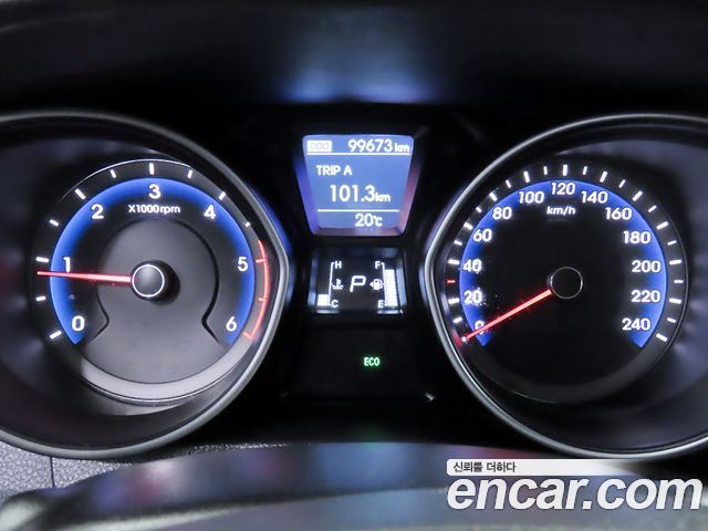 Hyundai i30 2012 — photo 8