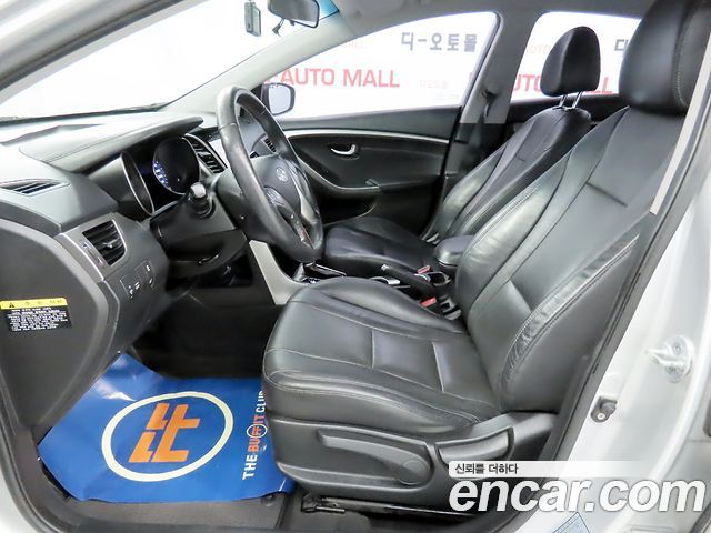 Hyundai i30 2012 — photo 10