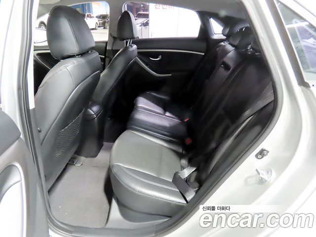 Hyundai i30 2012 — photo 11