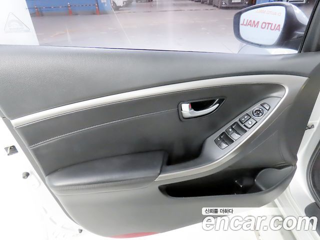 Hyundai i30 2012 — photo 13