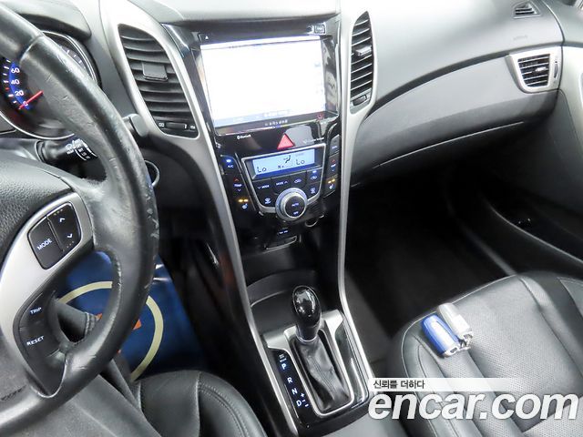 Hyundai i30 2012 — photo 18