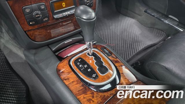 Mercedes-Benz S-Class 2005 — photo 9