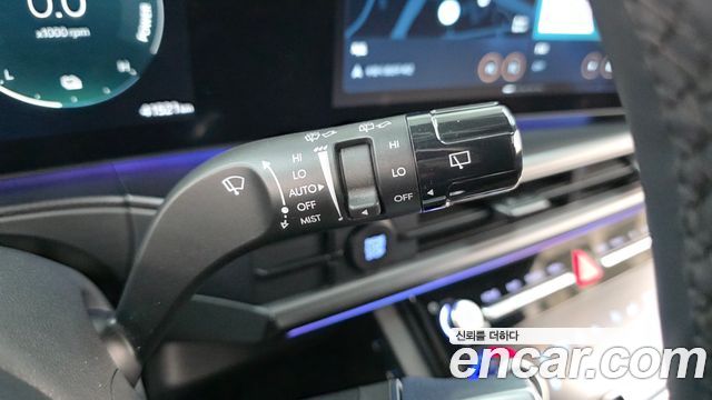 Hyundai Santafe 2025 — photo 28