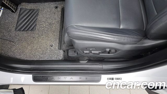 Hyundai Santafe 2025 — photo 31