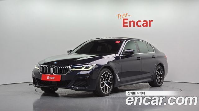 BMW 5-Series 2021 — photo 1