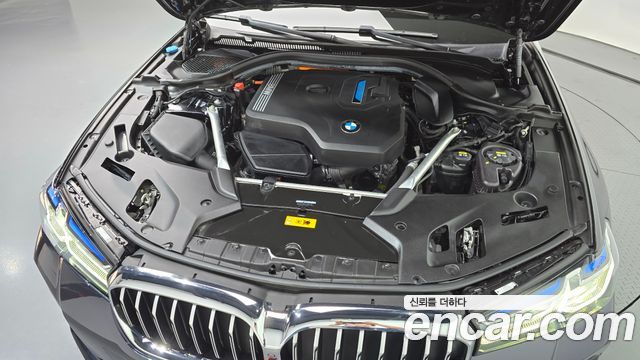 BMW 5-Series 2021 — photo 6