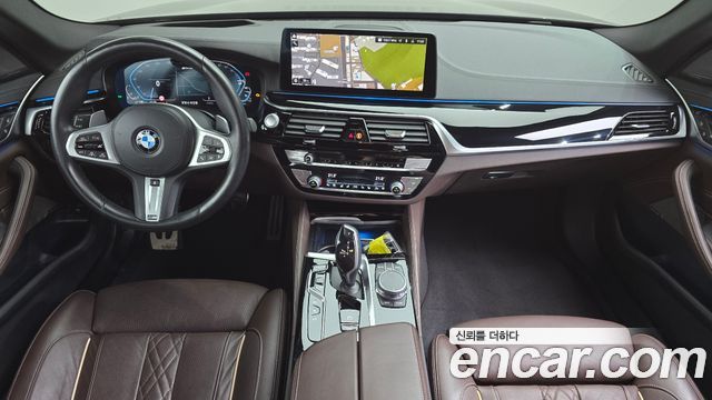 BMW 5-Series 2021 — photo 10