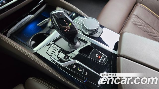 BMW 5-Series 2021 — photo 12
