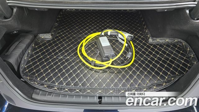 BMW 5-Series 2021 — photo 22